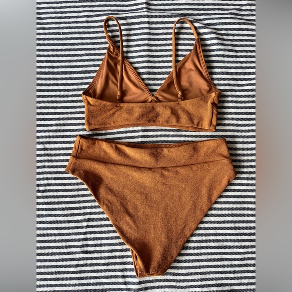 Icóne by Simons Textured Bikini Set - Picture 2 of 8